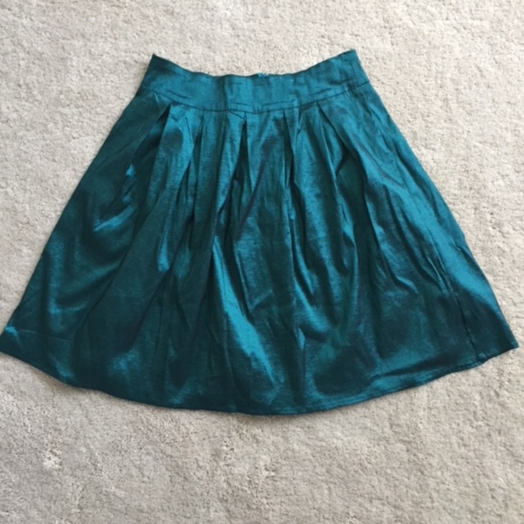 Green Metallic Full Skirt - Picture 1 of 2